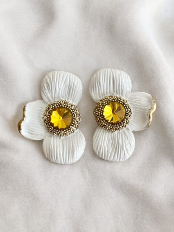 Clips fleur jumelles Clips Fleurs Jumelles - pétales blanc coeur jaune -
