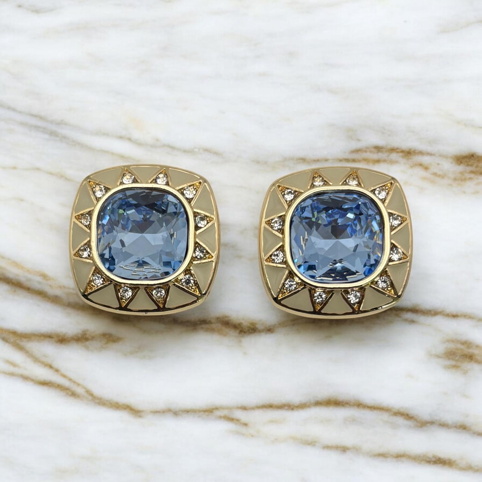 Bijou de bouton Reine Louise - bleu majorelle et vanille