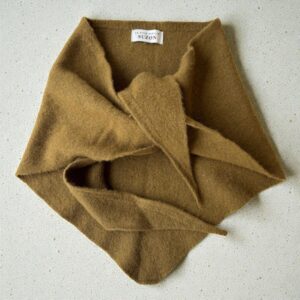 Maille triangle SUZON 100% laine vert olive