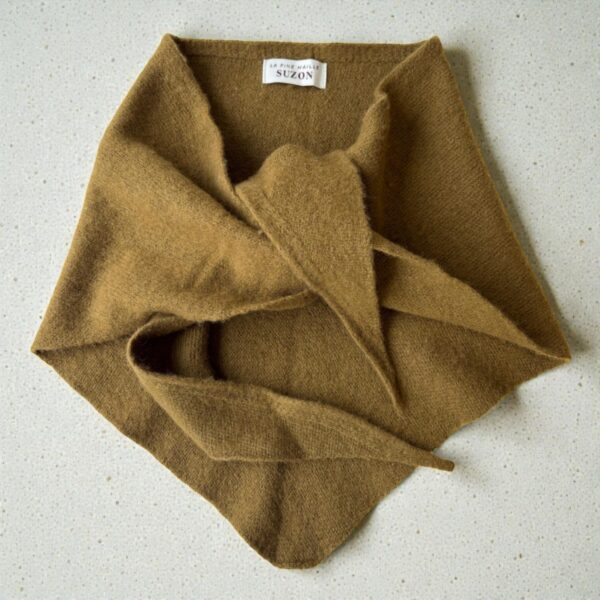 Maille triangle SUZON 100% laine vert olive