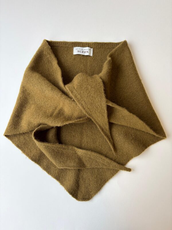 Maille triangle SUZON 100% laine vert olive