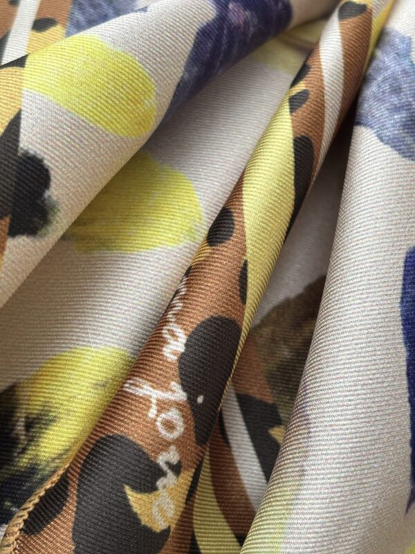 IMG_8590 Foulard Carré "Plume"