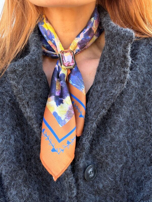 WhatsApp Image 2025-12-03 à 14.39.55_80f2ea85 Foulard Carré "Bouquet d'automne - noisette"