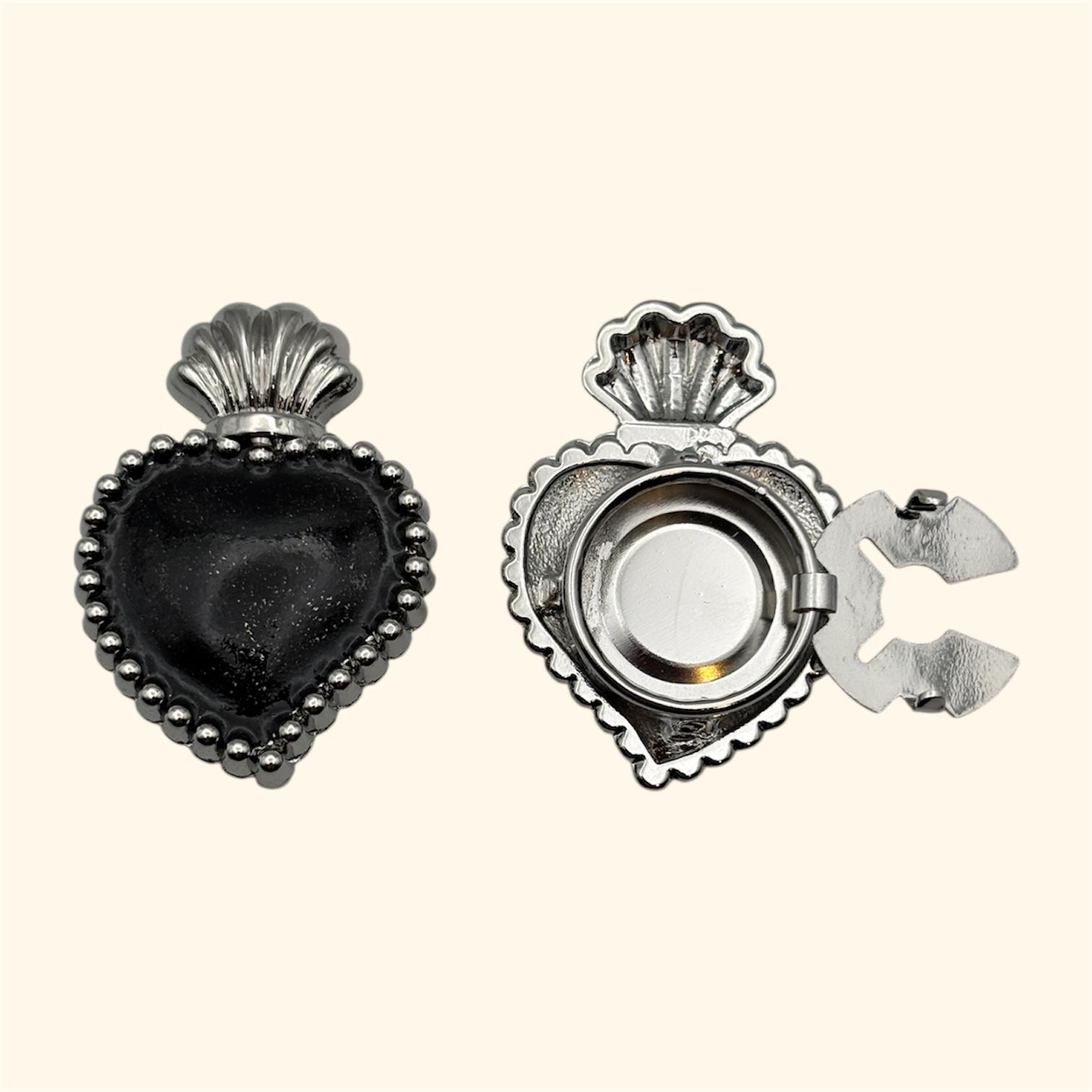 Bijoux de bouton Exvoto argent et noir pailleté – Image 2
