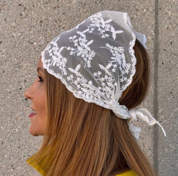 Triangle dentelle Foulard "entre Tulle et dentelles" Gypsophile
