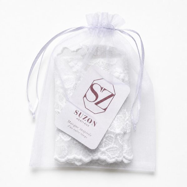 Foulard  "entre Tulle et dentelles" Marguerite